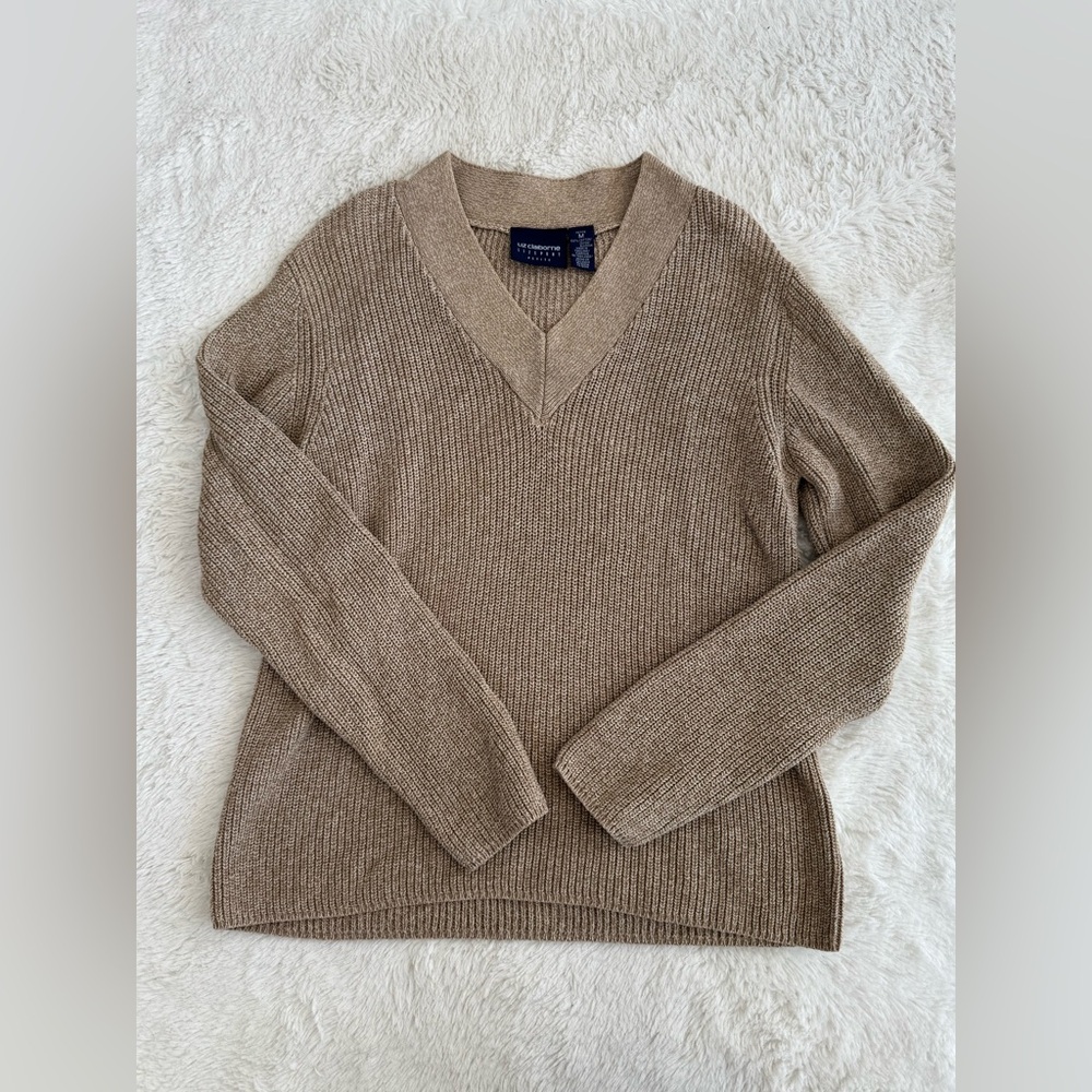 Liz Claiborne Petite Ribbed V Neck Sweater in Tan